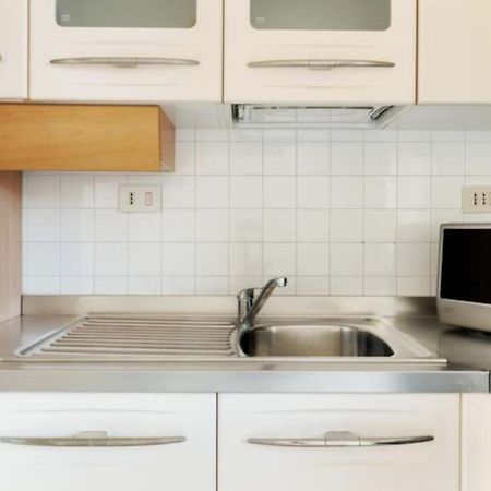 Sunny Flat In Elegant Building Close To Colosseum Rome Buitenkant foto