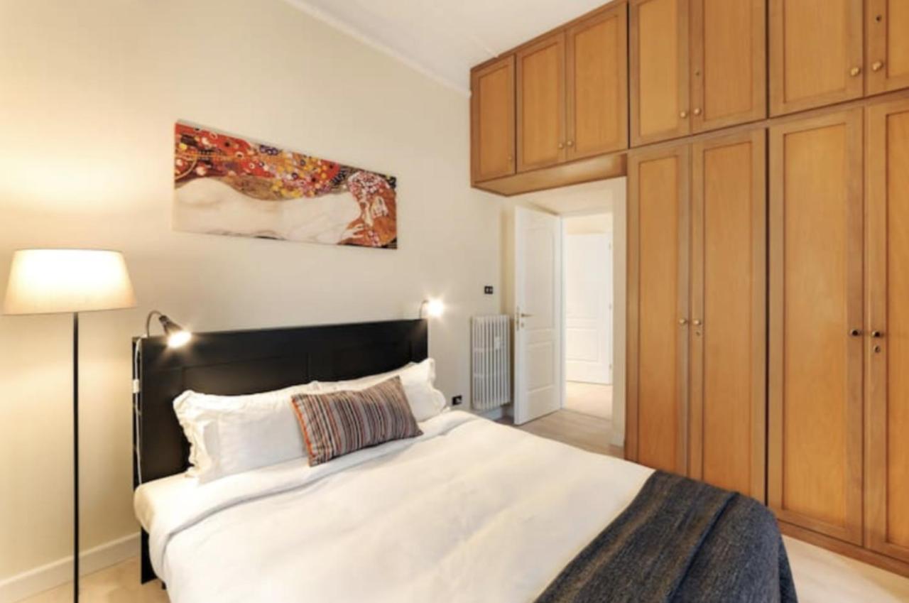 Sunny Flat In Elegant Building Close To Colosseum Rome Buitenkant foto