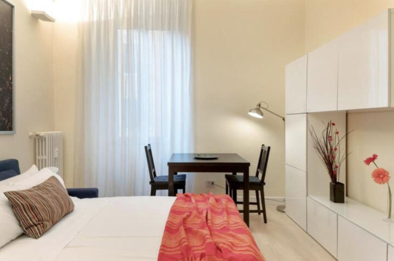 Sunny Flat In Elegant Building Close To Colosseum Rome Buitenkant foto