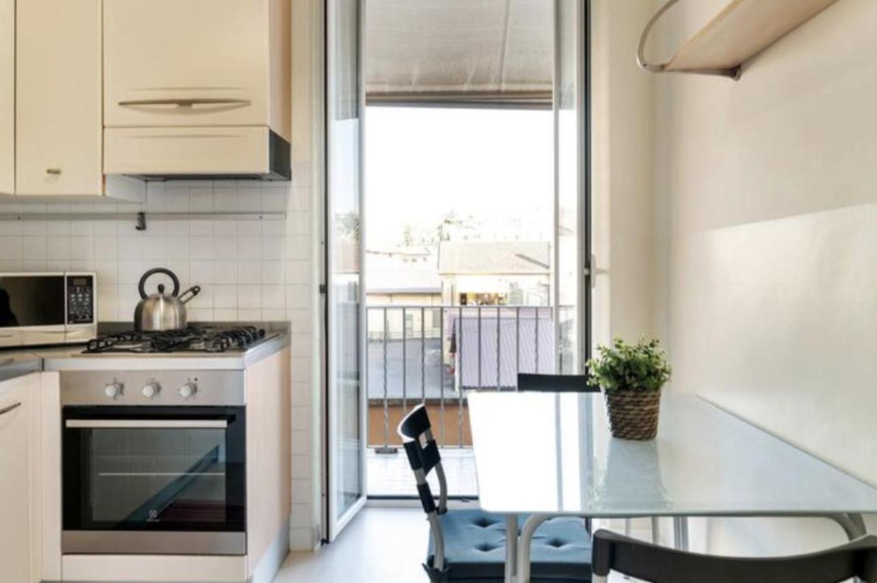 Sunny Flat In Elegant Building Close To Colosseum Rome Buitenkant foto