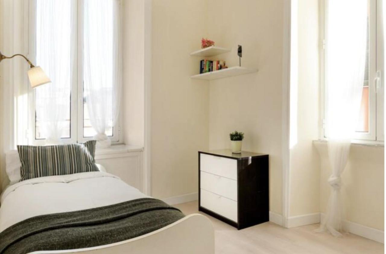 Sunny Flat In Elegant Building Close To Colosseum Rome Buitenkant foto